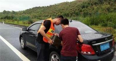 道路救援解答汽車保養(yǎng)的必要性