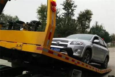 汽車(chē)救援提示汽車(chē)進(jìn)水的預(yù)防和處理
