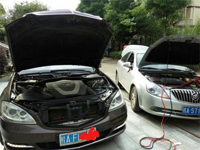 汽車搭電救援